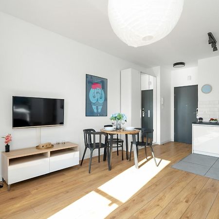 Klimatyczne I Nowoczesne Studio Very Berry W Poznaniu By Noclegi Renters Extérieur photo